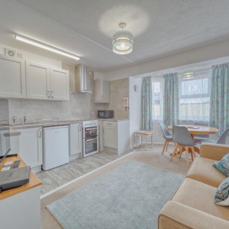 Apartment 7 - 1 Bedroom Sea Front Location - Step Free Access From Rear - Free Parking ペイントン エクステリア 写真