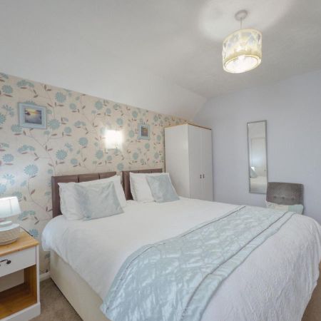 Apartment 7 - 1 Bedroom Sea Front Location - Step Free Access From Rear - Free Parking ペイントン エクステリア 写真