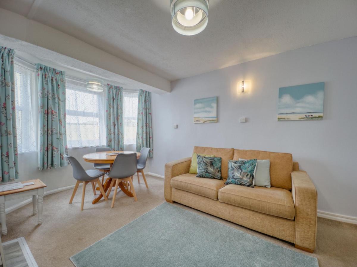 Apartment 7 - 1 Bedroom Sea Front Location - Step Free Access From Rear - Free Parking ペイントン エクステリア 写真