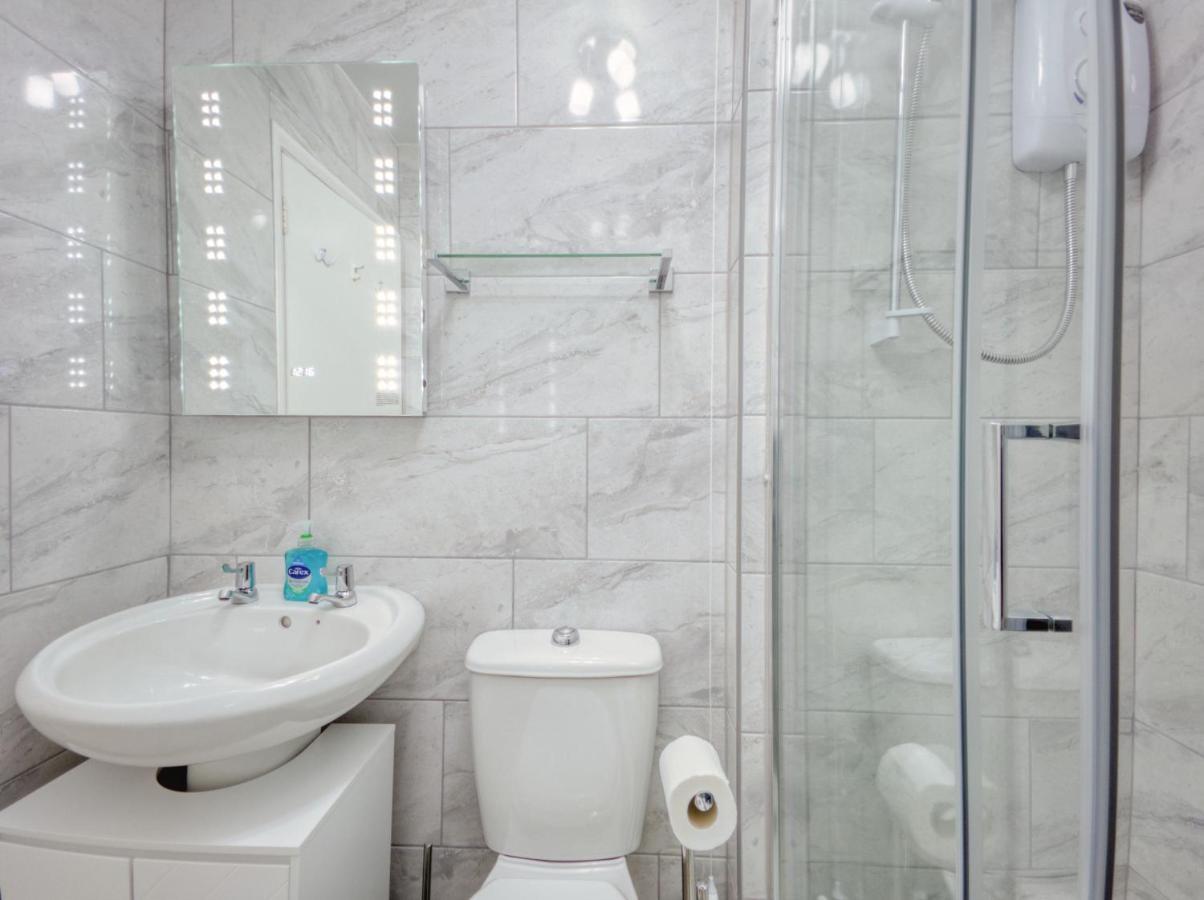 Apartment 7 - 1 Bedroom Sea Front Location - Step Free Access From Rear - Free Parking ペイントン エクステリア 写真